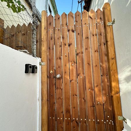 Hostel Leon Берат Экстерьер фото