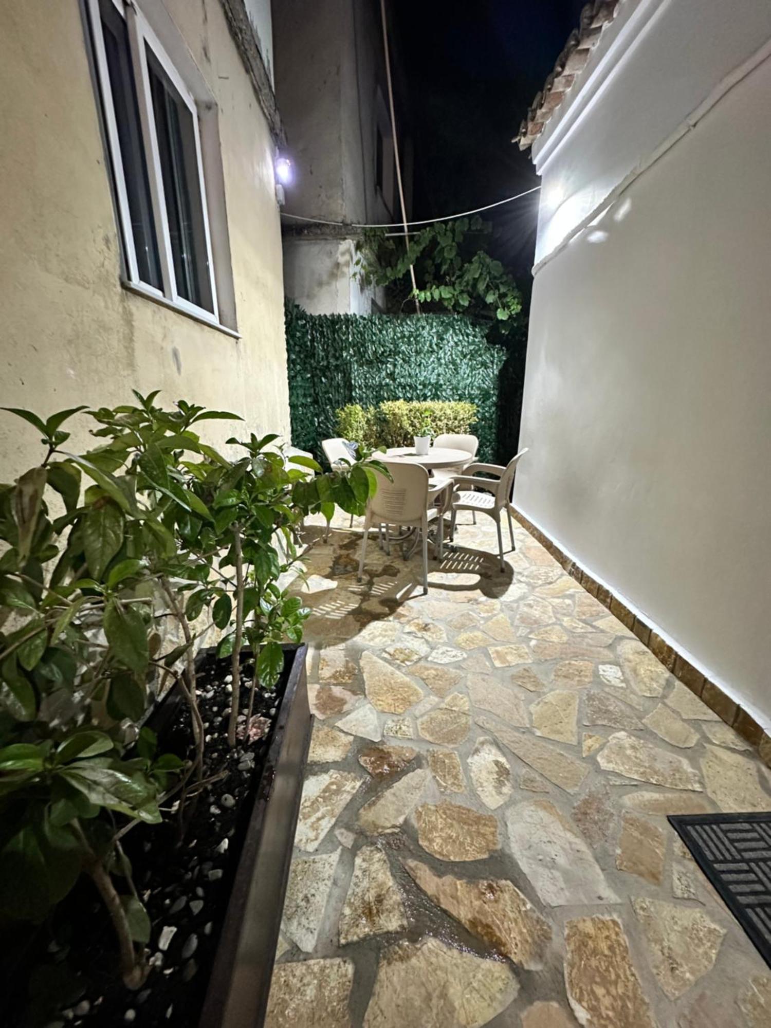 Hostel Leon Берат Экстерьер фото