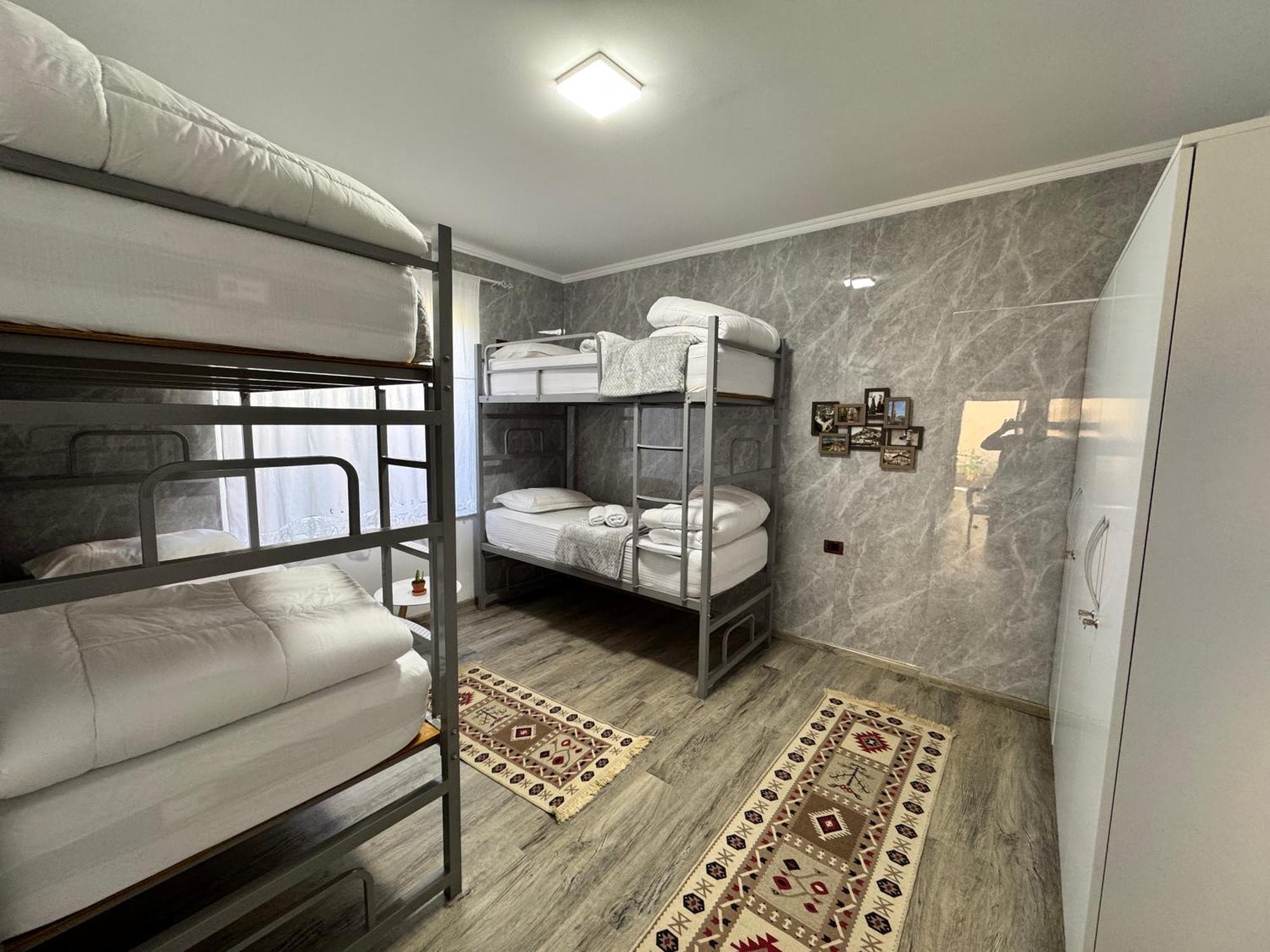 Hostel Leon Берат Экстерьер фото